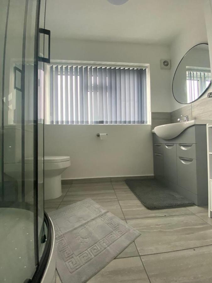 Gatwick Deluxe En-Suite Rooms 霍利 外观 照片